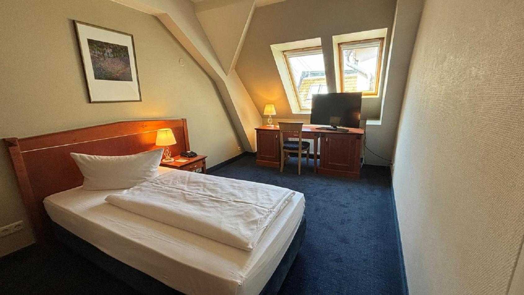 Standard Single Room